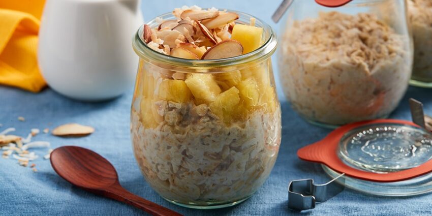 pineapple- cheesecake-overnight-oats